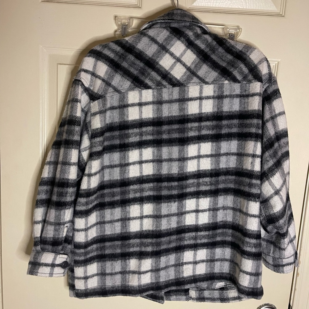Flannel shacket - Picture 2 of 6